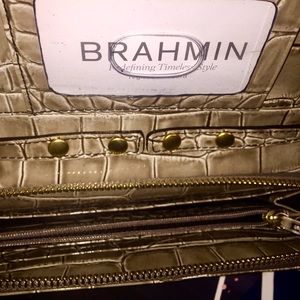 SUPER CUTE BRAHMIN CROSSBODY WALLET BAG